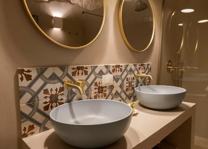 Rosa Trulli Alberobello